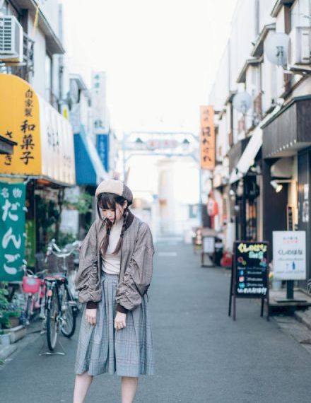 国产日韩模特制服精品一区_BD免费在线播放