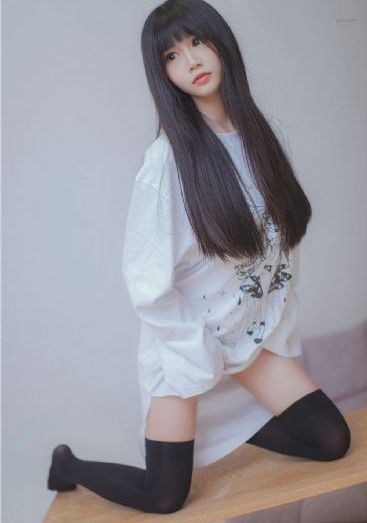 丝袜黄色小说_超清免费观看超清