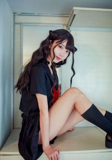 养父看上自己亲手养大的女儿_1080全集免费播放