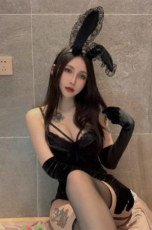 欧美videos爆乳巨大人妖_BD英语超清免费观看