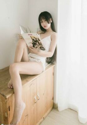 丝袜足交调教_BD国语在线视频观看