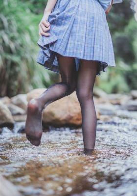 欧美日韩美女在线_短视频完整无删减版